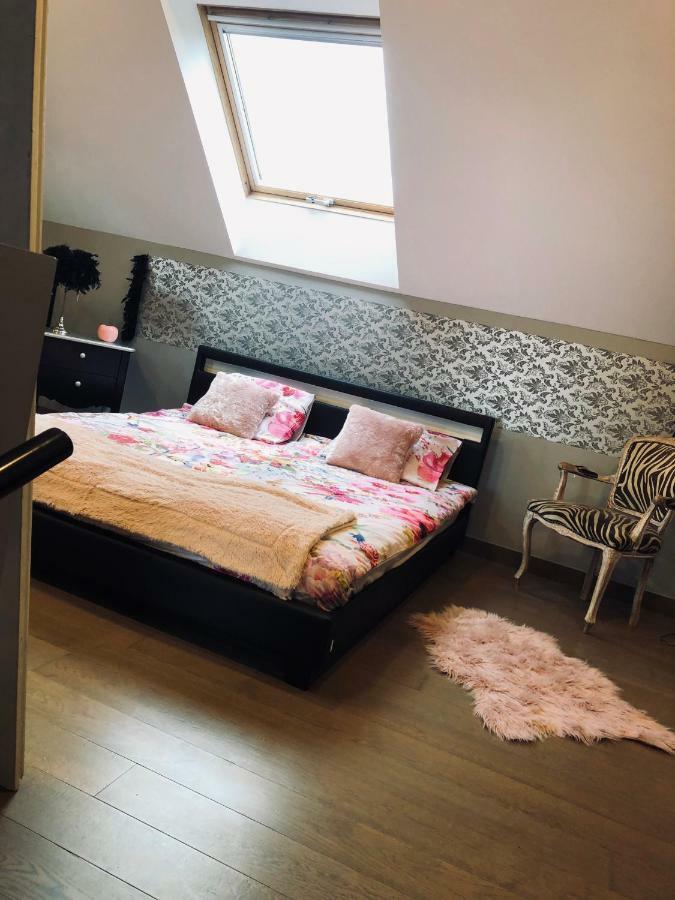 Апартаменты Loft D Isa Avec Wifi Netflix Gesves Экстерьер фото